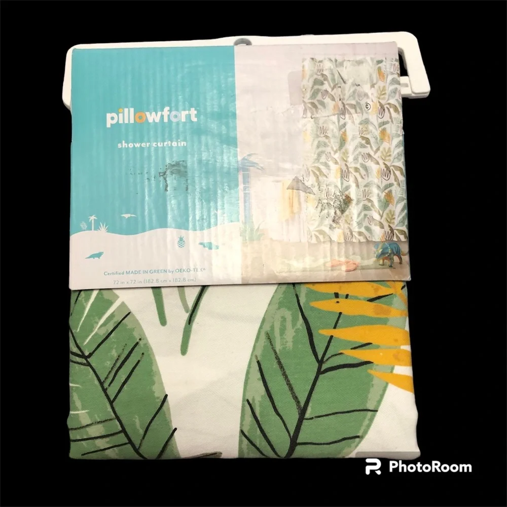NWT Pillowfort Botanical Shower Curtain